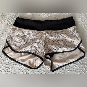 Lululemon Run: Speed Shorts Black/Pale Blush(?) Sz 4